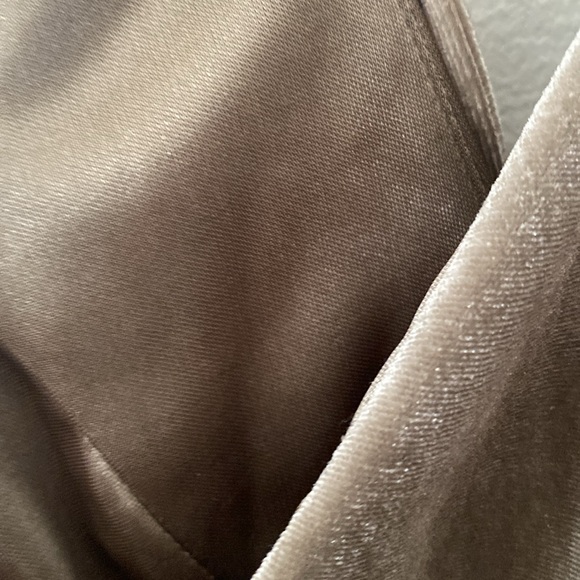 Jenny Yoo Jenny Yoo Sullivan Velvet Cowl Neck Gown Maxi in Sage size 00 - Picture 8 of 11